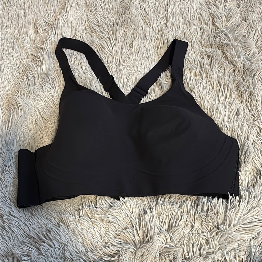 Gymshark Black Sports Bras with Racerback and Moisture-Wicking Fabric